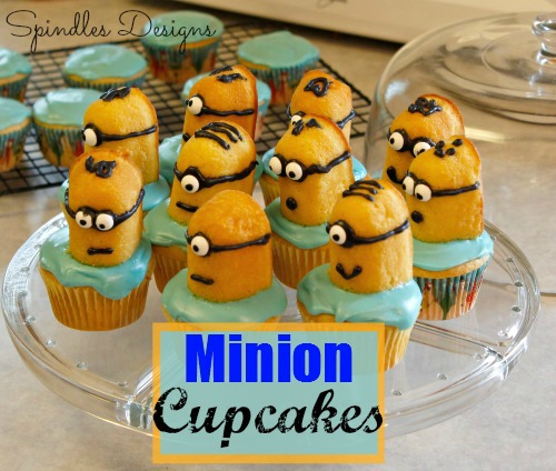 Minion Cupcakes the whole family will enjoy. ~Spindles Designs #minioncupcakes 