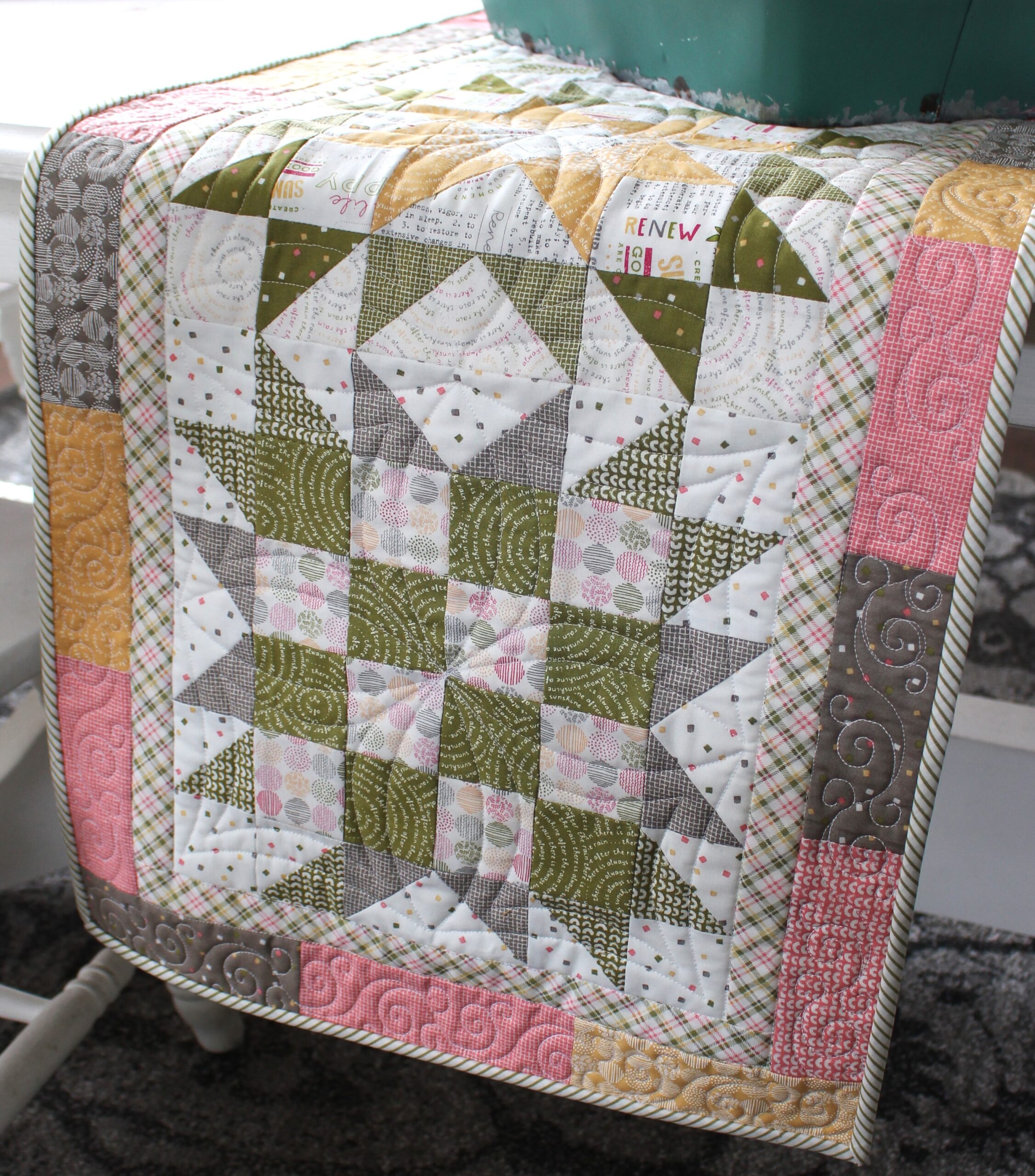 Free Pattern: Spring Morning Table Runner